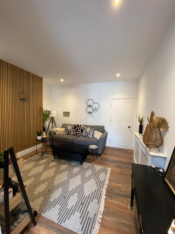 Luxury Spacious Renovated Townhouse Grantham Bagian luar foto