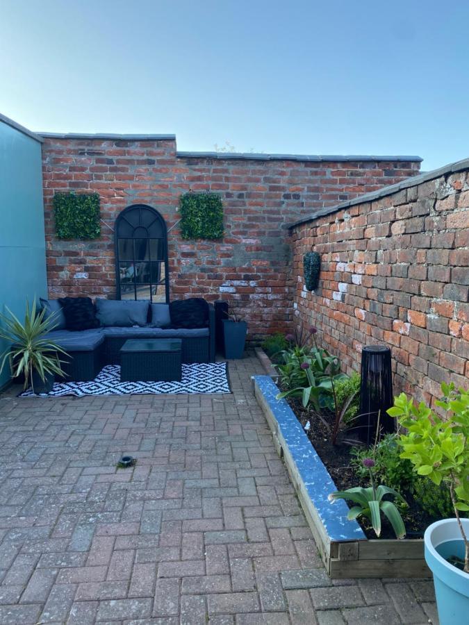 Luxury Spacious Renovated Townhouse Grantham Bagian luar foto