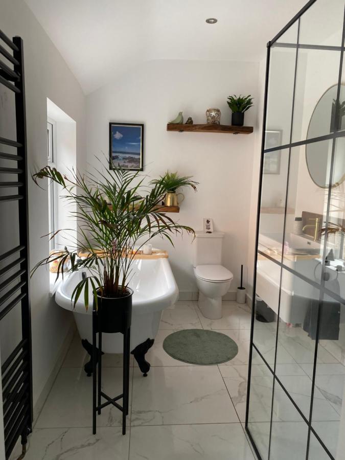 Luxury Spacious Renovated Townhouse Grantham Bagian luar foto