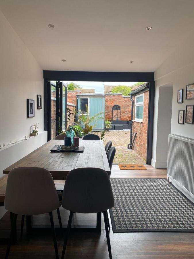 Luxury Spacious Renovated Townhouse Grantham Bagian luar foto